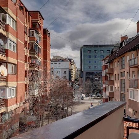 Town Square Apartment 普里什蒂纳 外观 照片