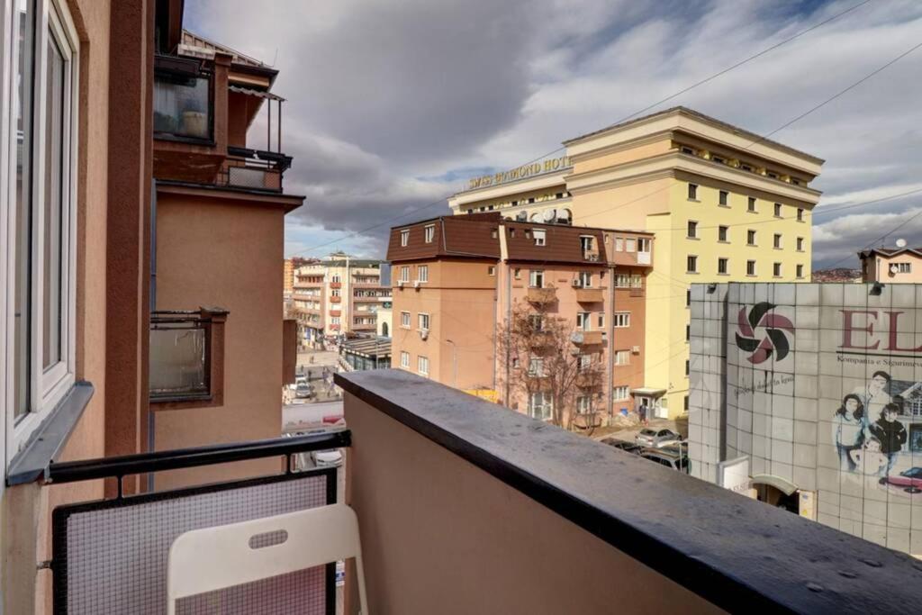 Town Square Apartment 普里什蒂纳 外观 照片
