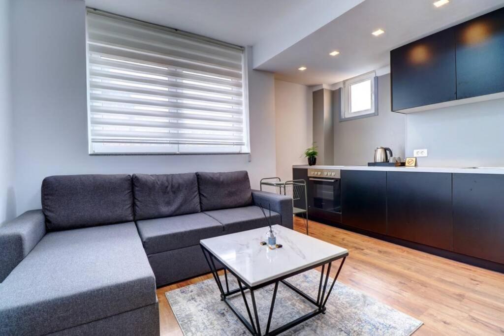 Town Square Apartment 普里什蒂纳 外观 照片