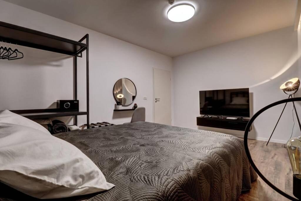 Town Square Apartment 普里什蒂纳 外观 照片