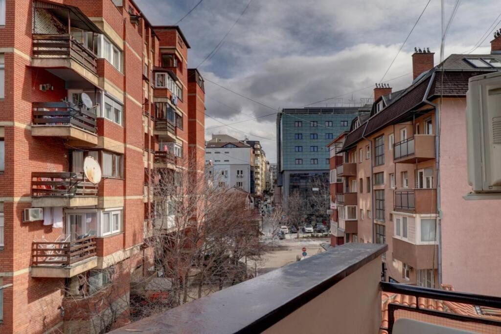 Town Square Apartment 普里什蒂纳 外观 照片